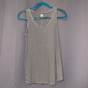 Black and white tank top from old navy